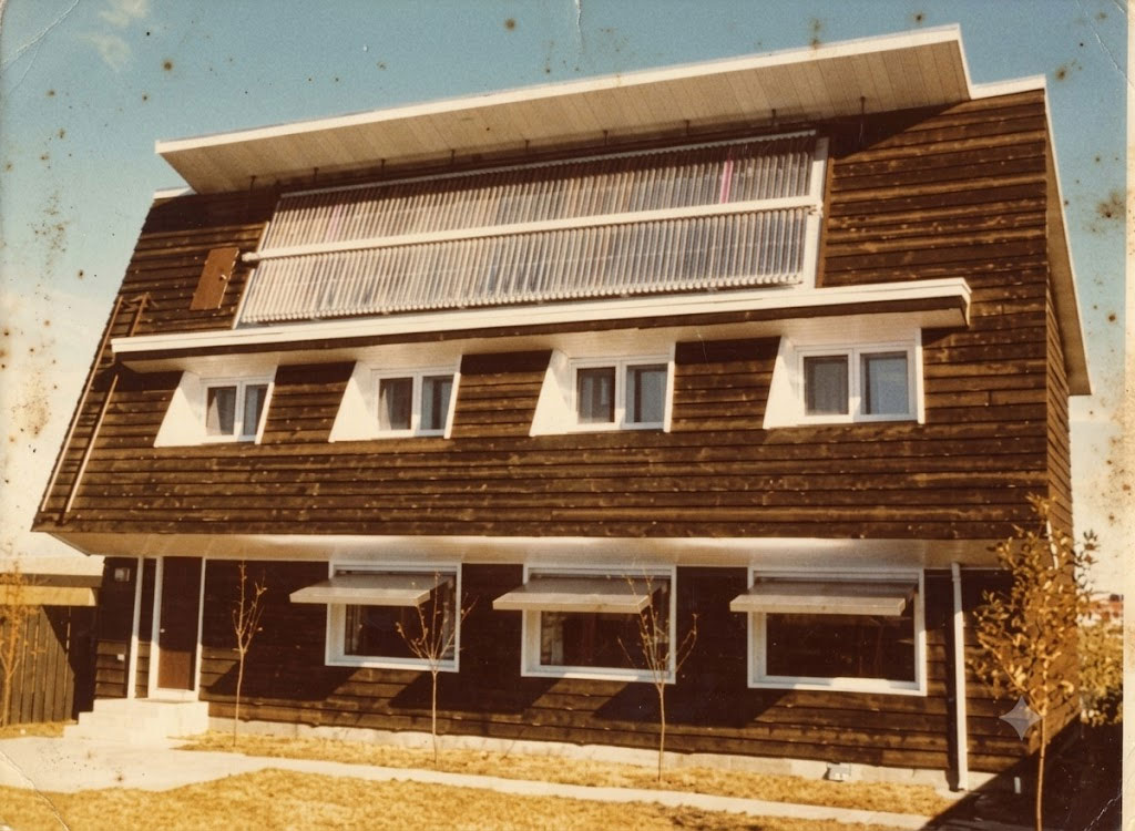 The Saskatchewan Conservation House, built in Regina in 1977, demonstrated early Passive House principles including airtight construction, high insulation, and heat recovery ventilation.